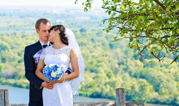 Der Hochzeitsmonat Mai steht vor der Tür – Entdecke die neuesten Trends an Braut- und Hochzeitsschuhen!