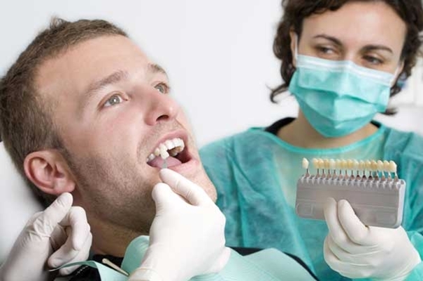 Bleaching: Methoden und Risiken der Zahnaufhellung