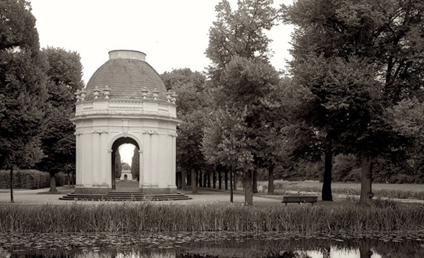 Moderne und historische Kunst in Herrenhausen